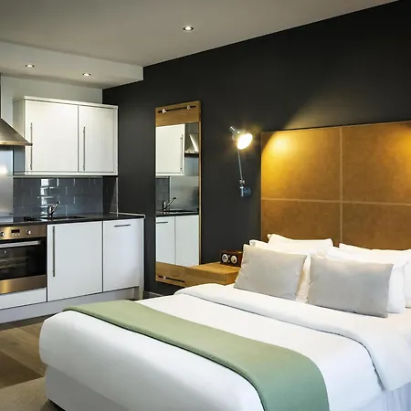 Aparthotel Adagio London Brentford-3